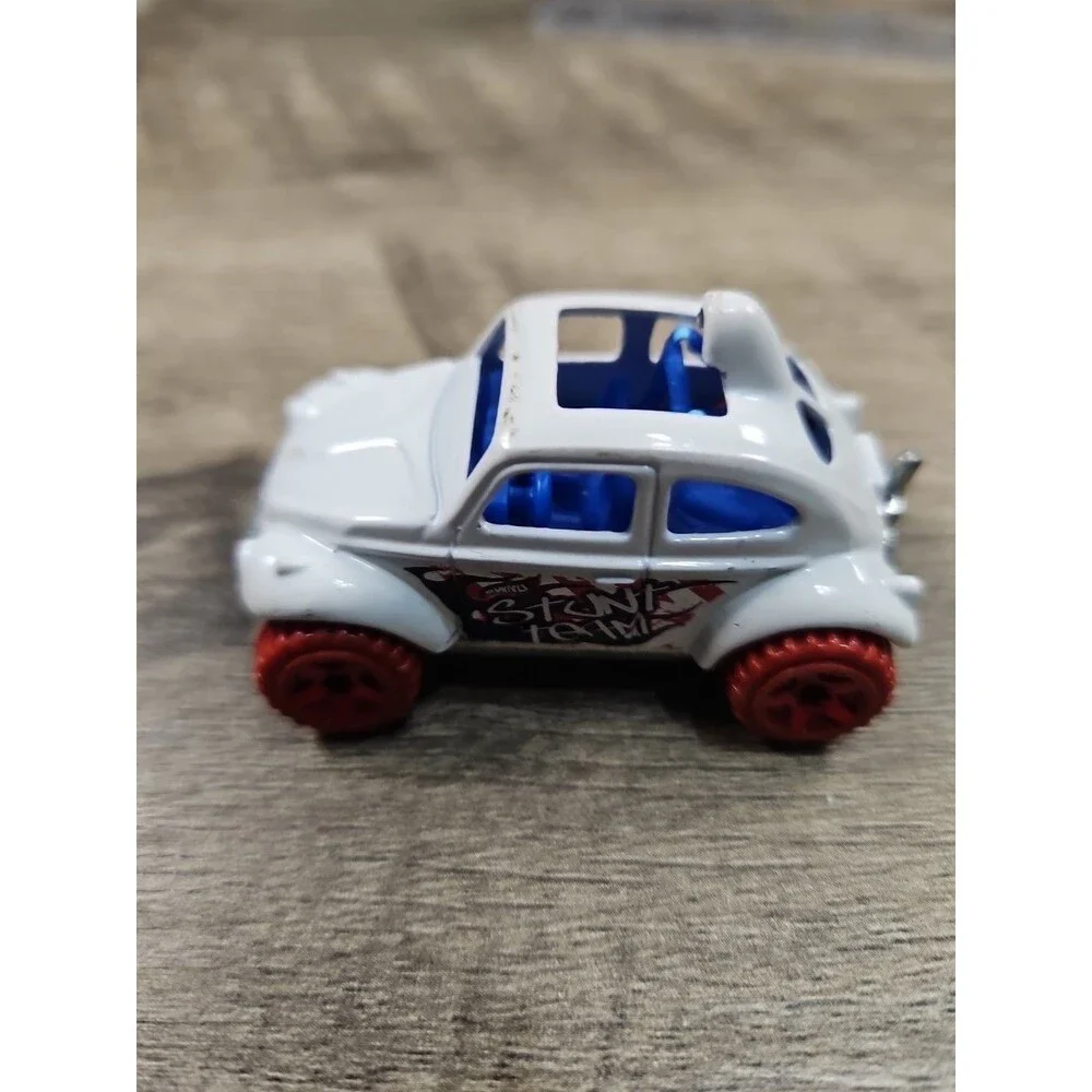 Hot Wheels Stunt Team Baja Volkswagen Bug Diecast 1/64 Mattel Loose Toy Car